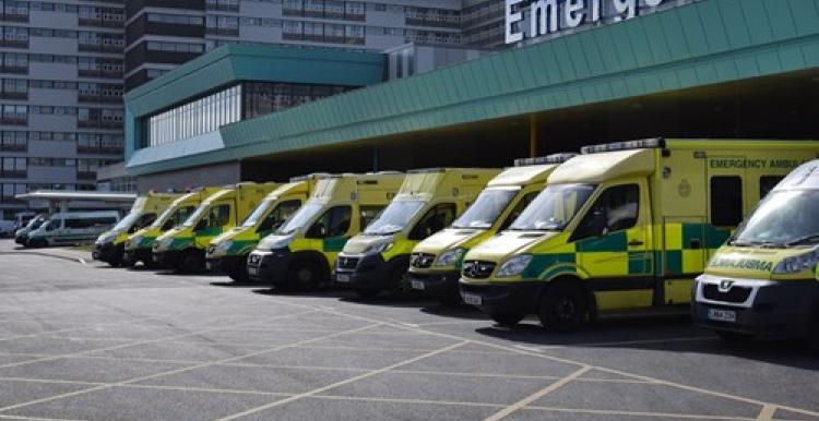 image of exterior or Aintree Hospital A&E department